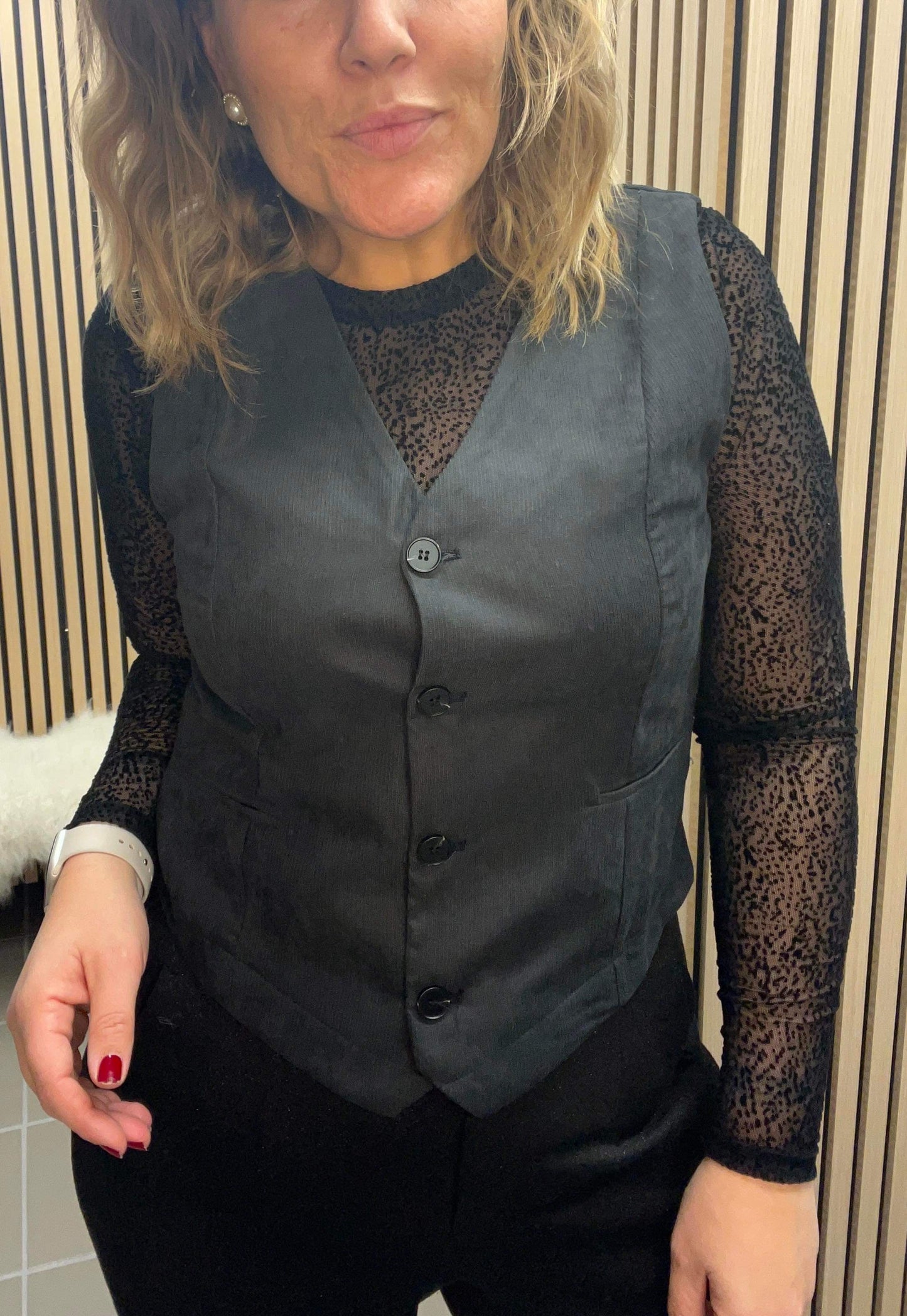 Continue Bobby Velvet Vest - Sort
